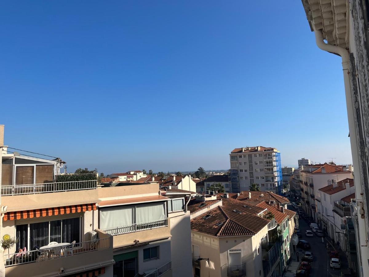 Appartement Hyeres - Centre Ville 3 Chambres 6 Personnes 4Eme Etage Escalier - Sebastien Claire Luaran gambar